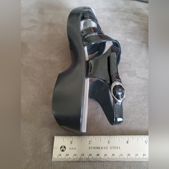 NWOB Dansko 'Dani' Black Patent Strappy Platform Sandal Size 7.5M/EU 38 - Picture 5 of 6